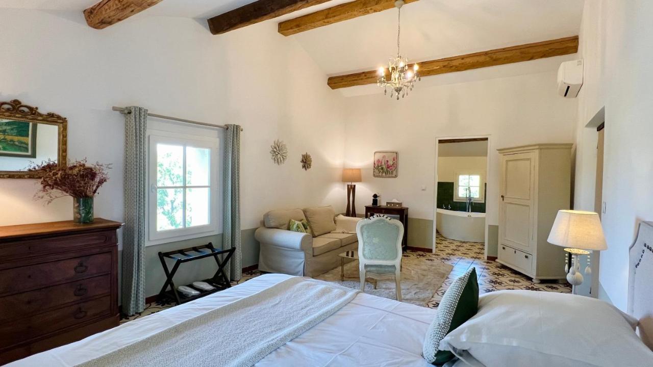 Bed and Breakfast Domaine De La Brave Pernes-les-Fontaines Esterno foto